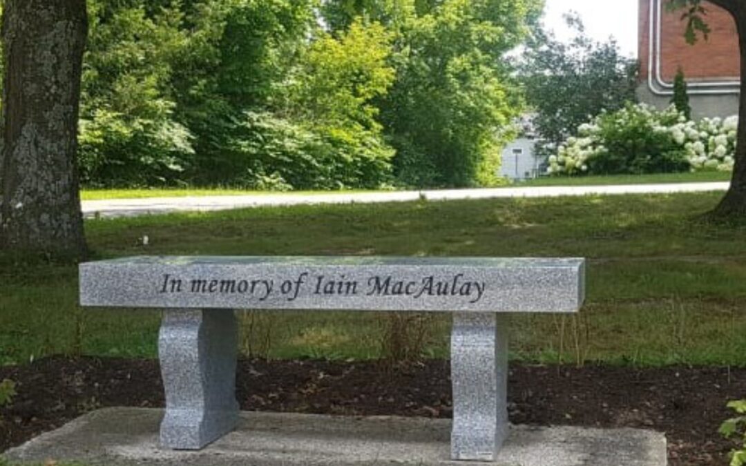 Polished grey bench – Scotstown