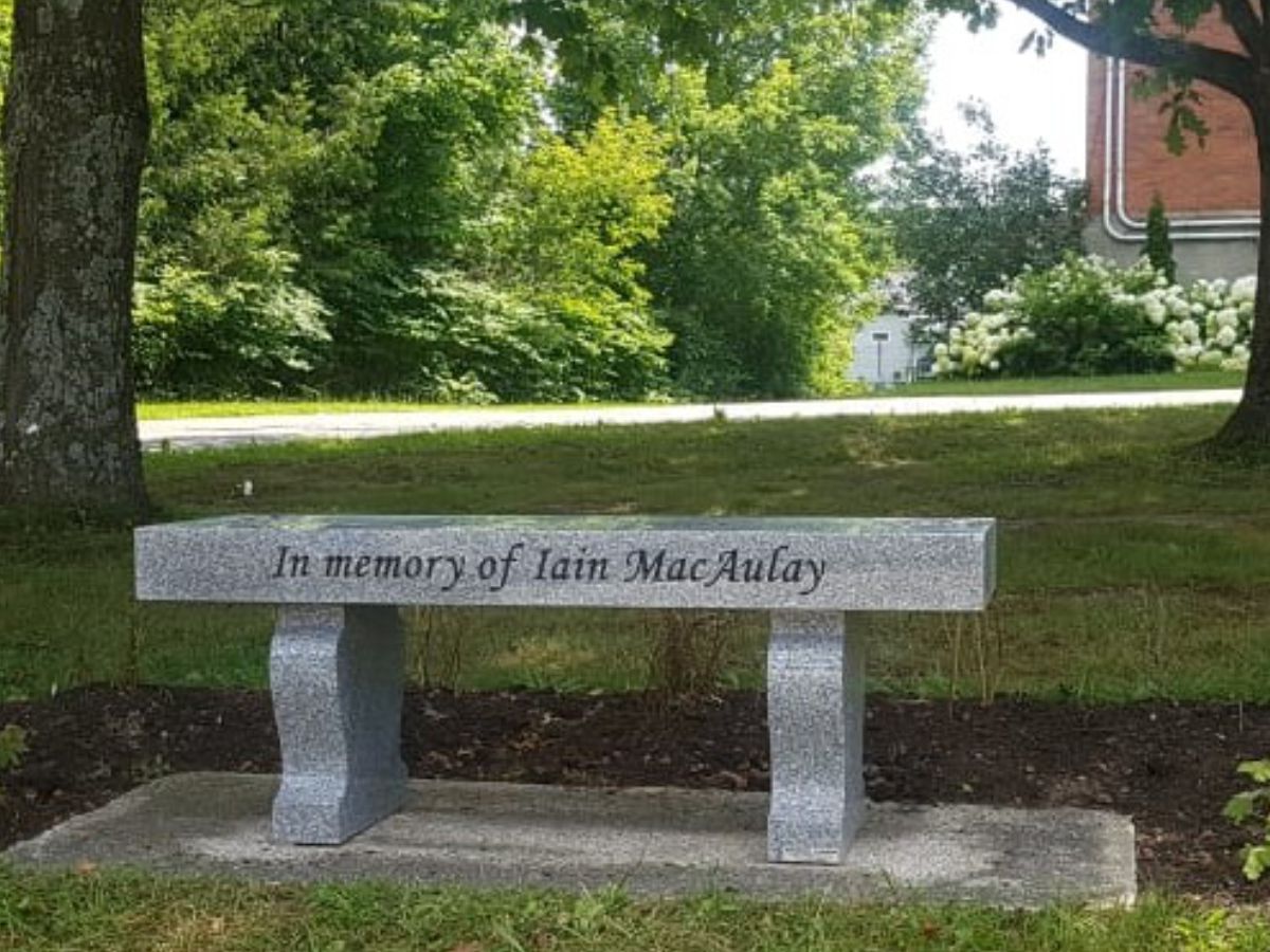 Grey granite bench - polished - fancy legs