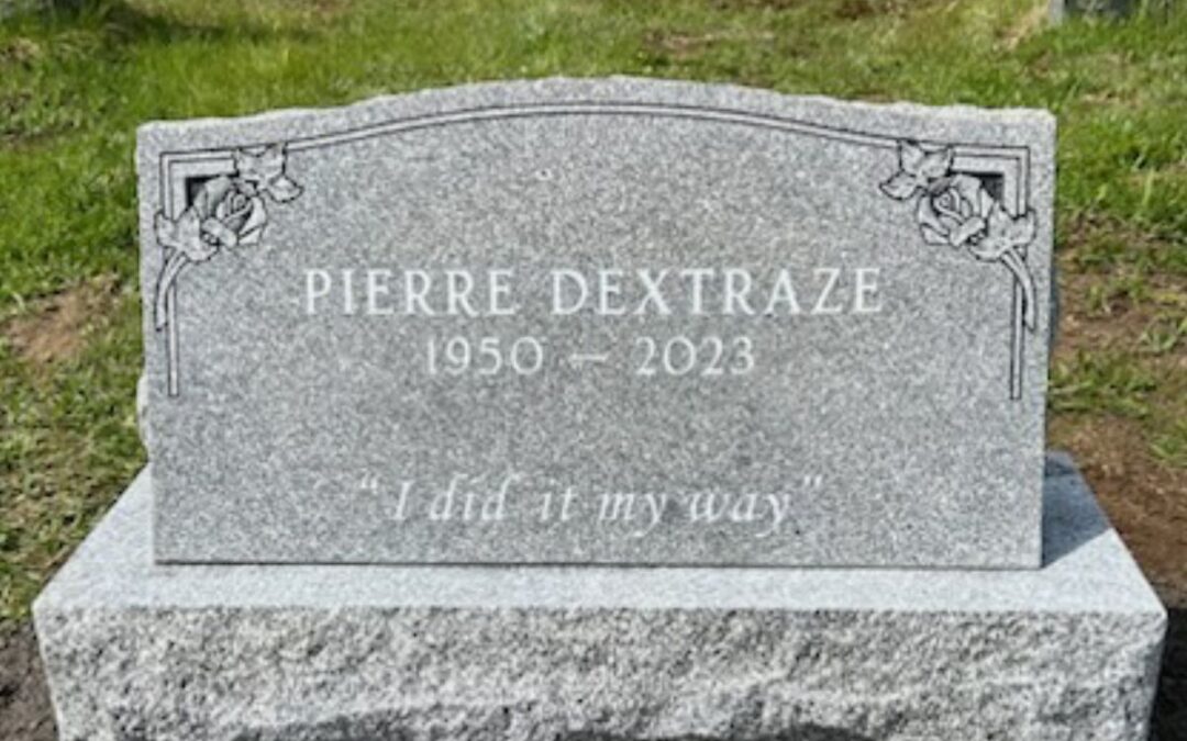 Pierre tombale Modèle 76 sans oiseau Dextraze