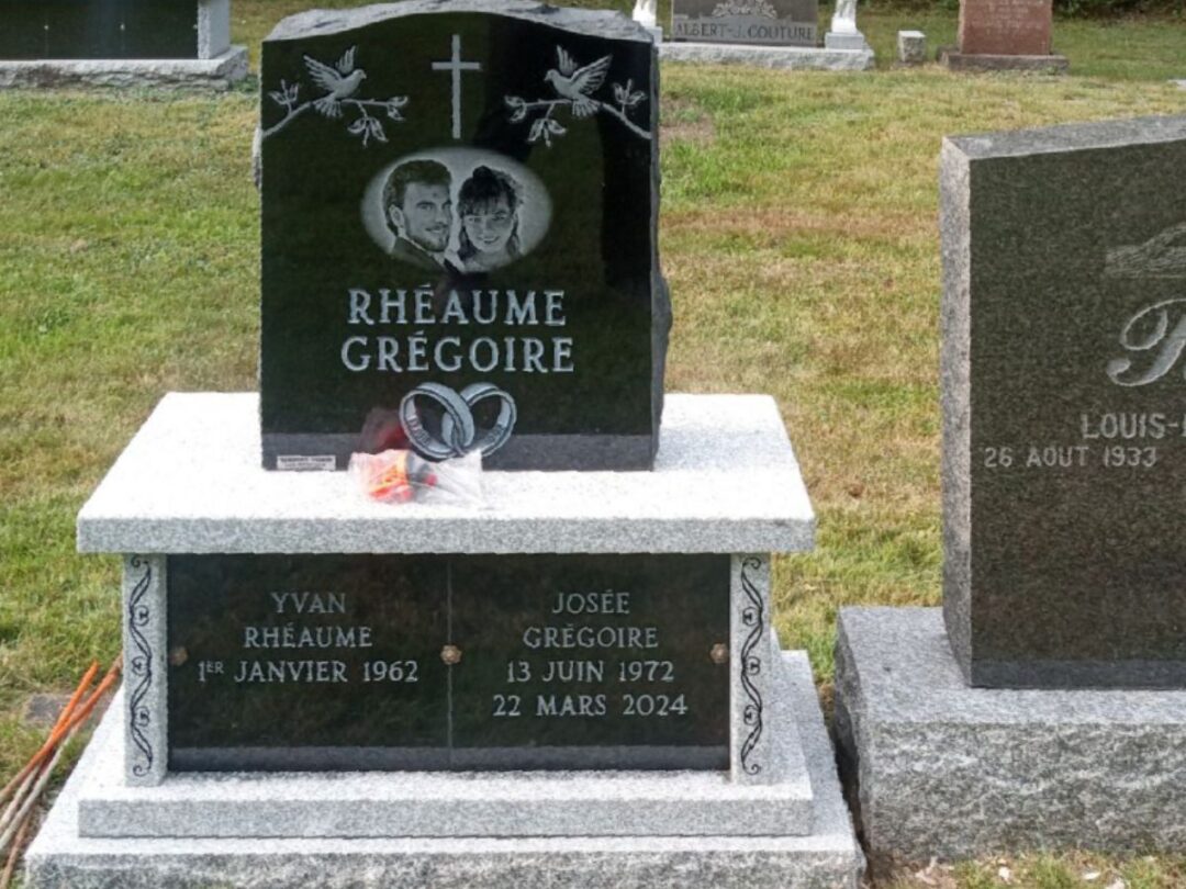 Pierre tombale Modèle 09 - base columbarium
