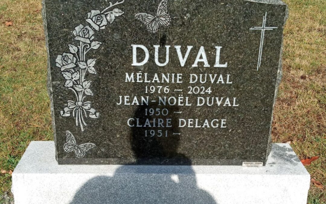 Pierre tombale Modèle 65 et croix – Duval