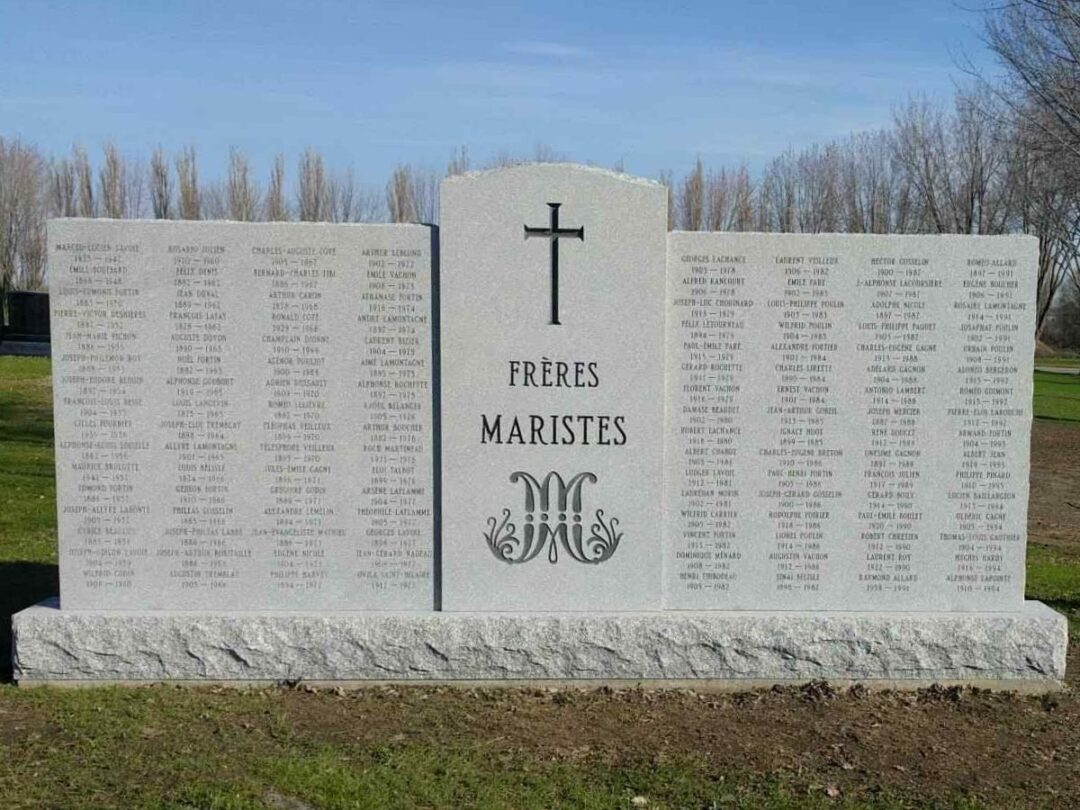 Pierre commémorative - Monument commémoratif frères Maristes - logo personnalisé