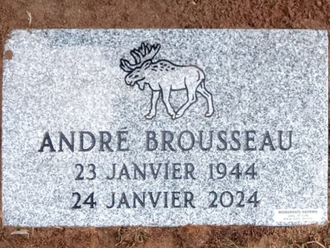 Pierre tombale en granit - Plaque funéraire dessin orignal