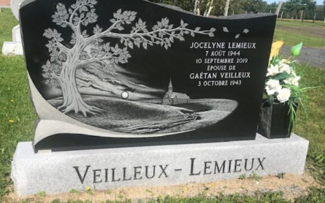 Pierre tombale forme spéciale avec dessin impact et pot à fleurs