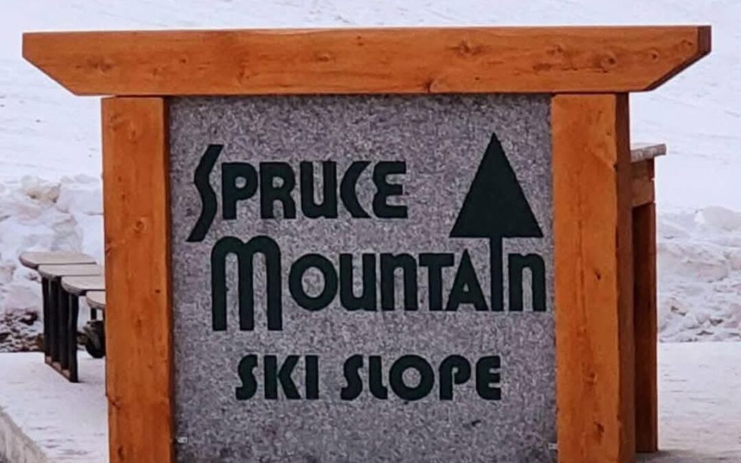 Projet institutionnel et corporatif enseigne Spruce mountain ski slope
